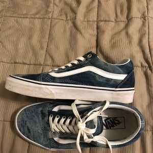 Vans tennis shoes